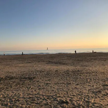 25m2, 4 Pers Cosy, Design, Avec Parking Prive Апартаменты